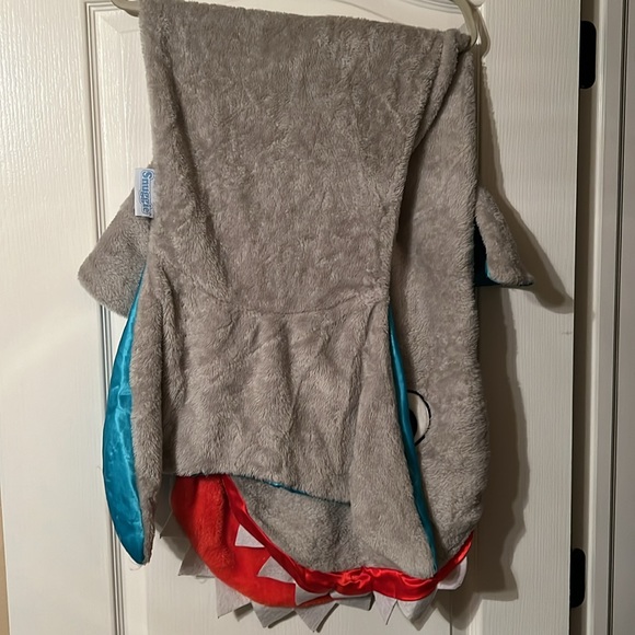 Shark attack blanket - Picture 8 of 8